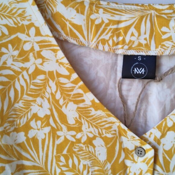 Dress Schwiing apparel - Picture 2 of 4